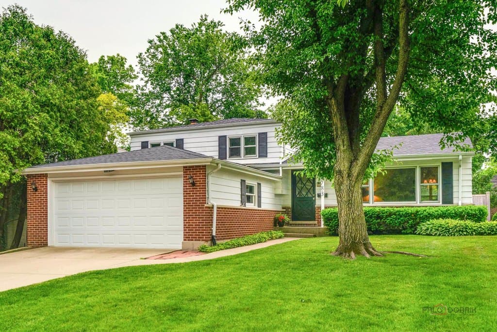 783 Green Briar Ln, Lake Forest