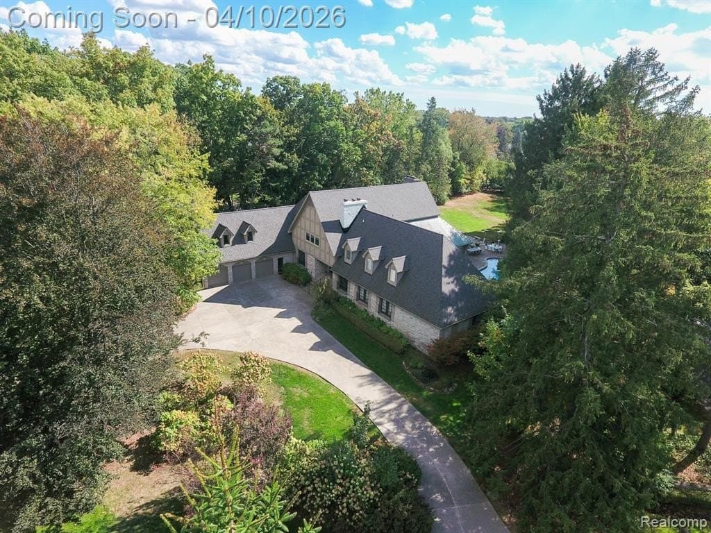 320 Cranbrook Ct, Bloomfield Hills