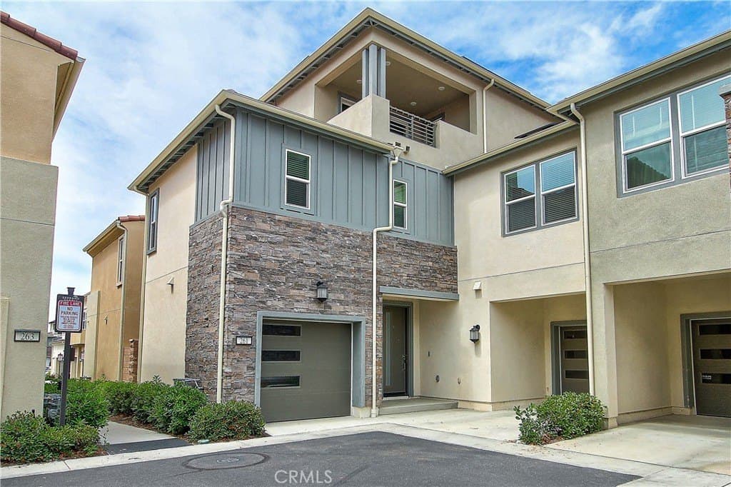 261 Siena, Lake Forest