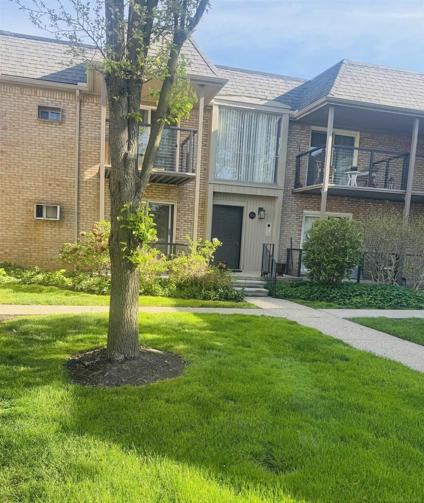 1721 E 14 Mile Rd Unit C, Birmingham