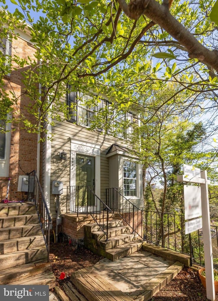 5001 9th St S, Arlington