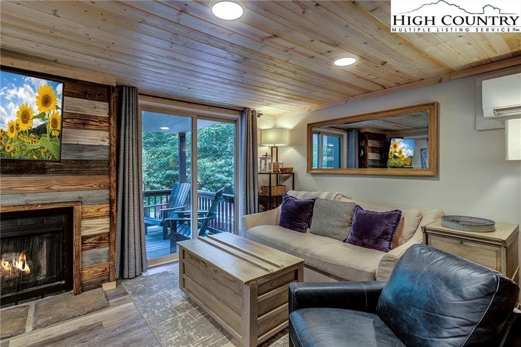 76 Creekside Dr Unit C, Banner Elk