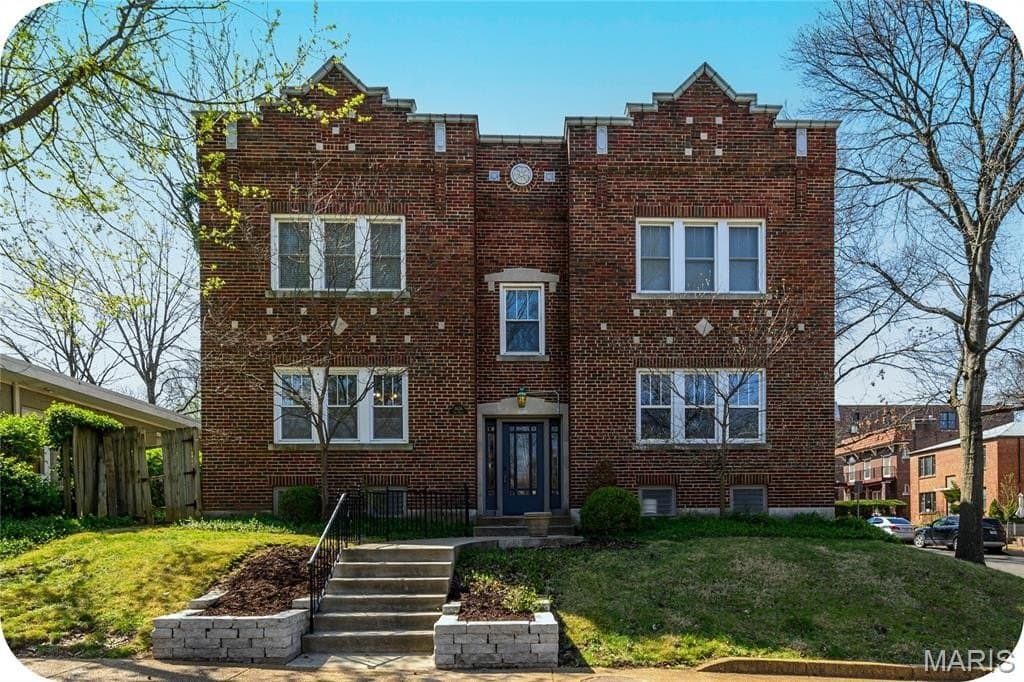 6636 San Bonita Ave Apt 1E, Clayton