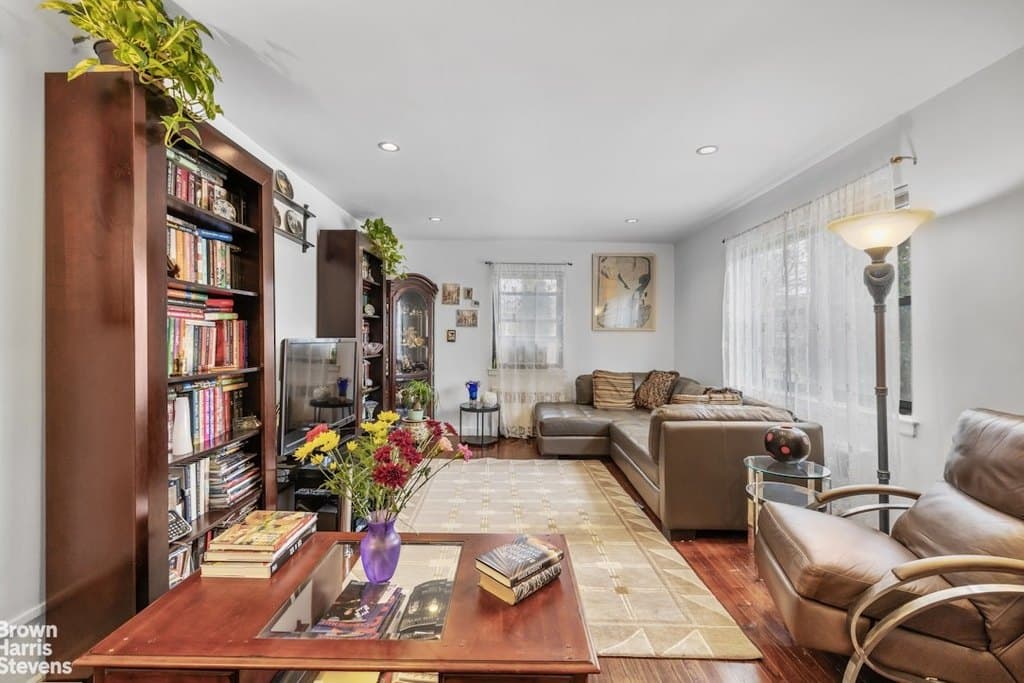 220-34 75th Ave Unit 201B1, Queens