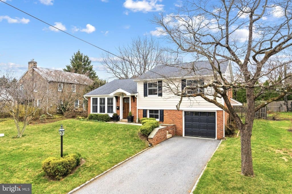 332 Overhill Rd, Wayne