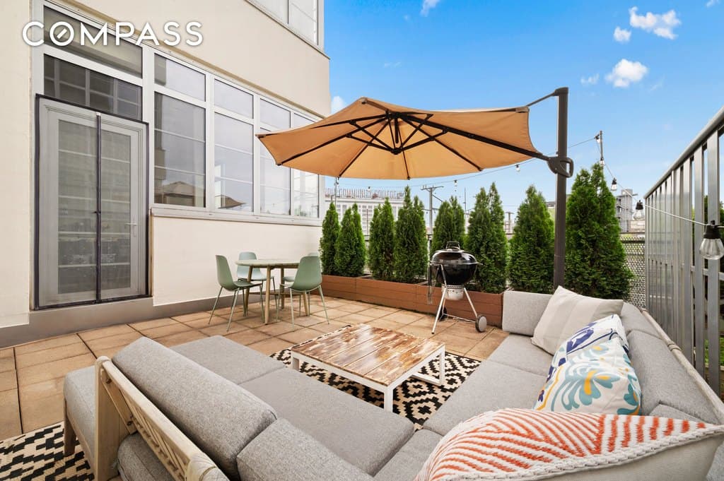 27-28 Thomson Ave Unit 128, Queens