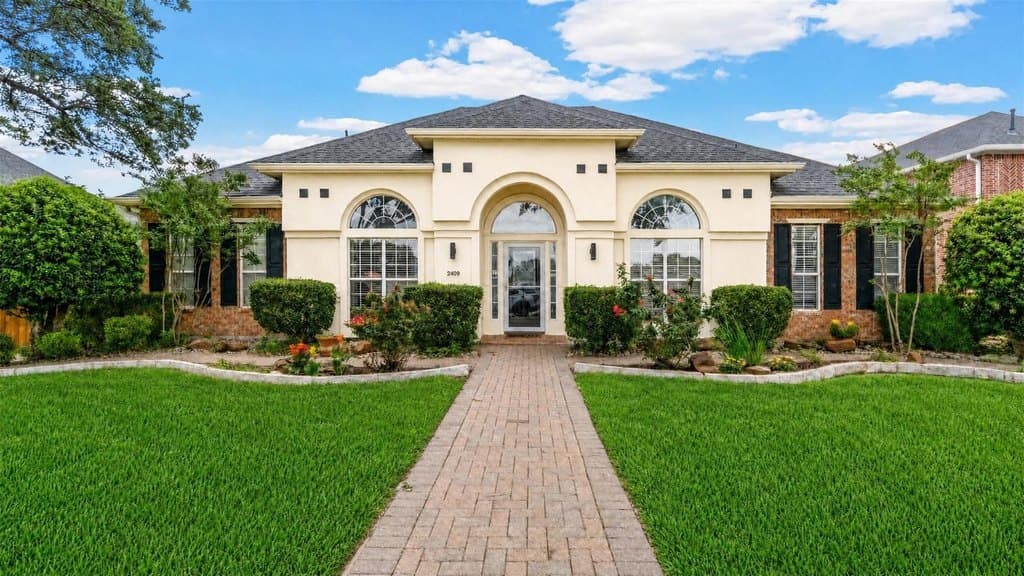 2409 Micarta Dr, Plano