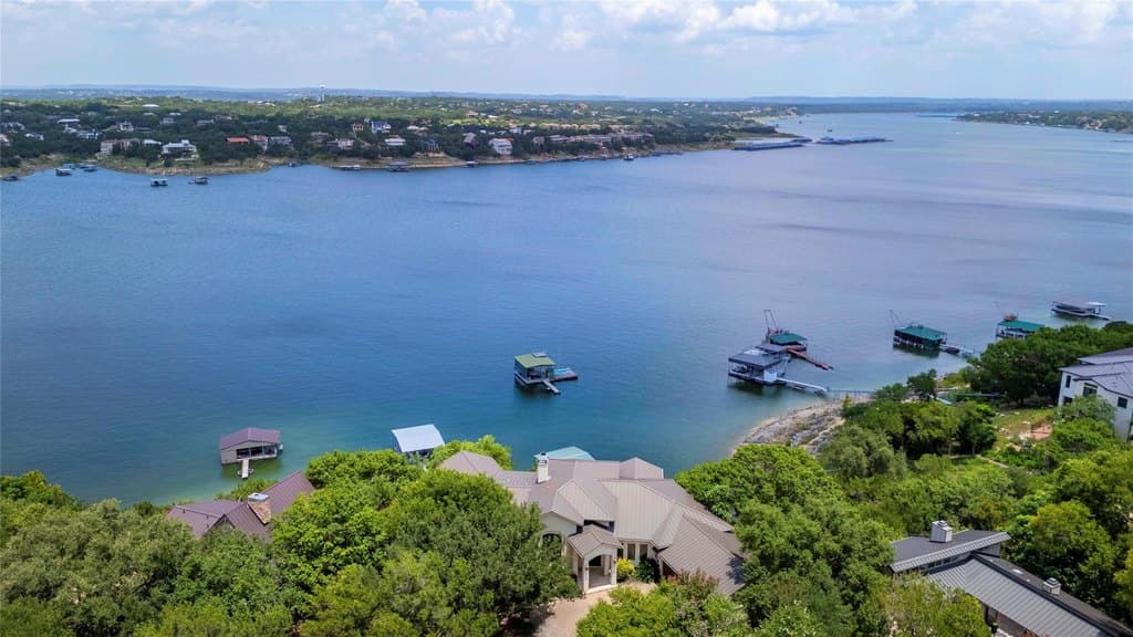 711 Cutlass, Lakeway