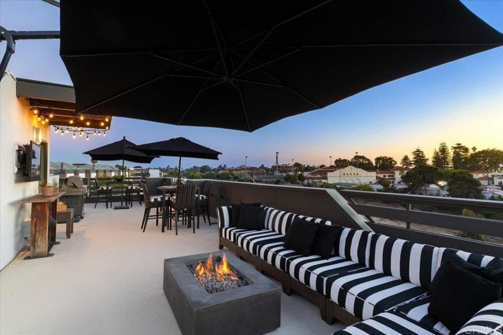 2517 State St, Carlsbad