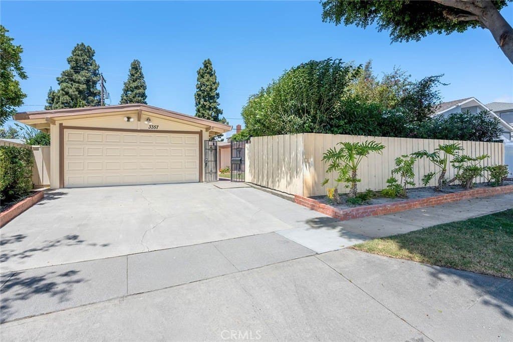 3357 Roxanne Ave, Long Beach