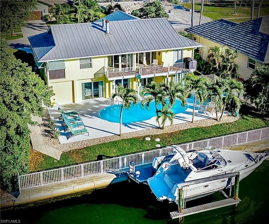 468 Capri Ct, Marco Island