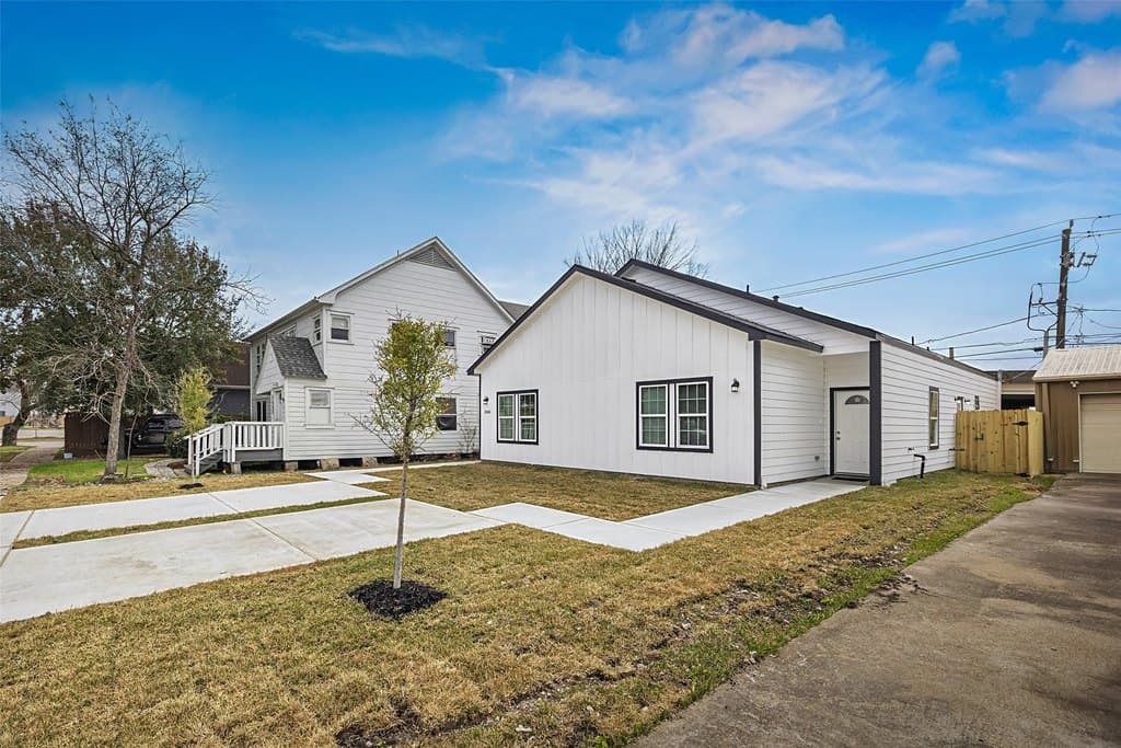 1546 A & B Lombardy St, Houston