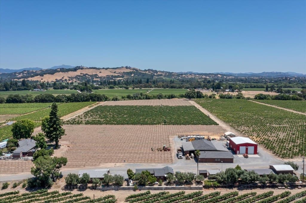 1558 Magnolia Dr, Healdsburg