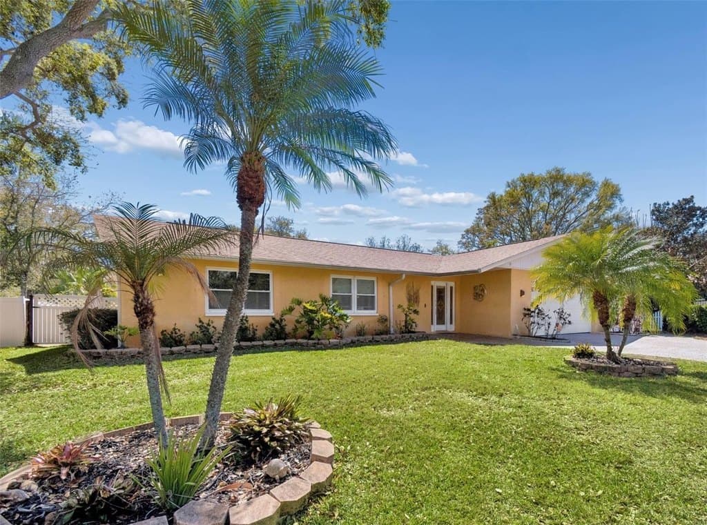 1807 Oak Forest Dr S, Clearwater