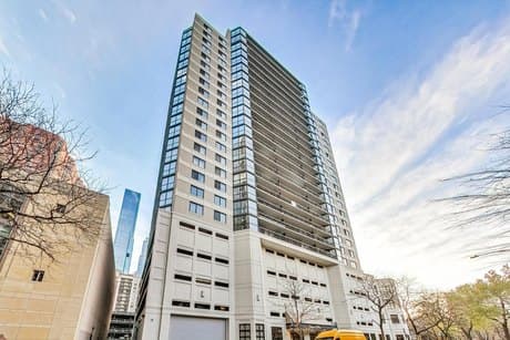 33 W Delaware Pl Apt 21H