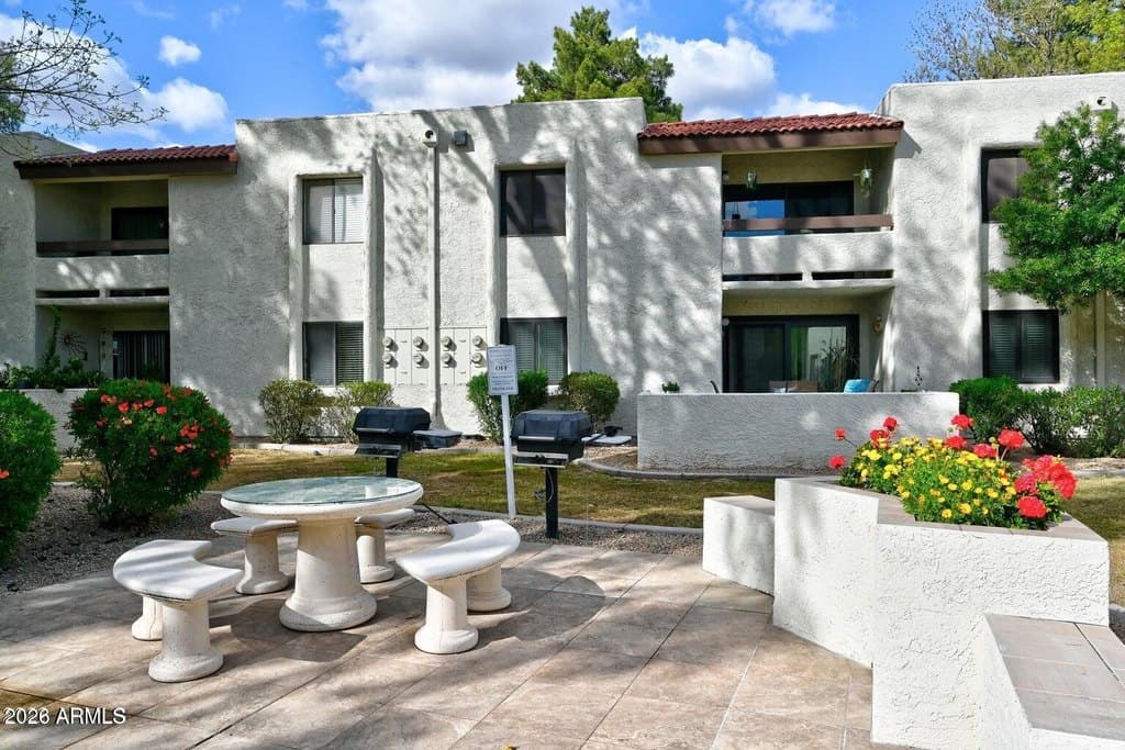 10444 N 69th St Apt 119, Paradise Valley