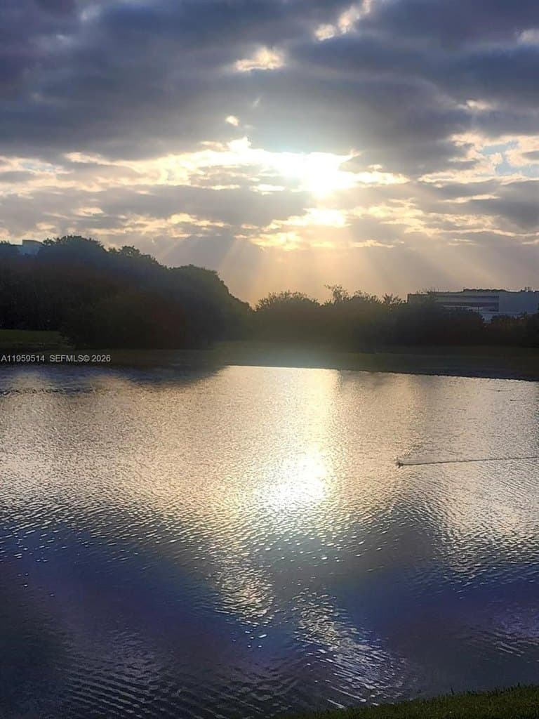 9682 Fontainebleau Blvd Apt 203