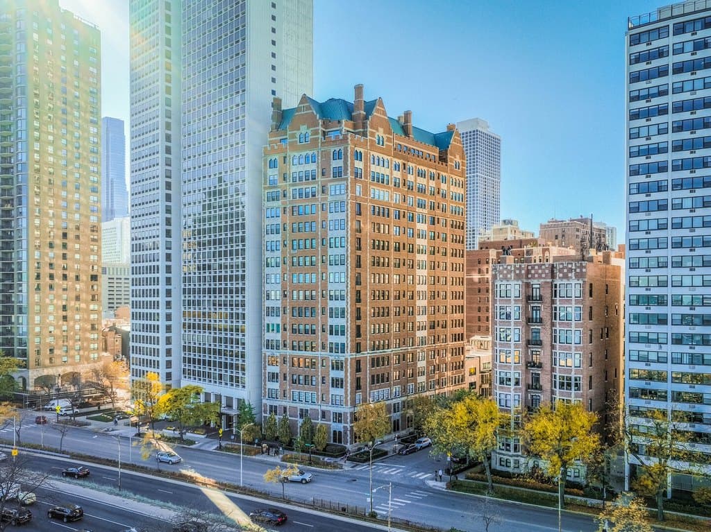 1120 N Lake Shore Dr Unit 15A