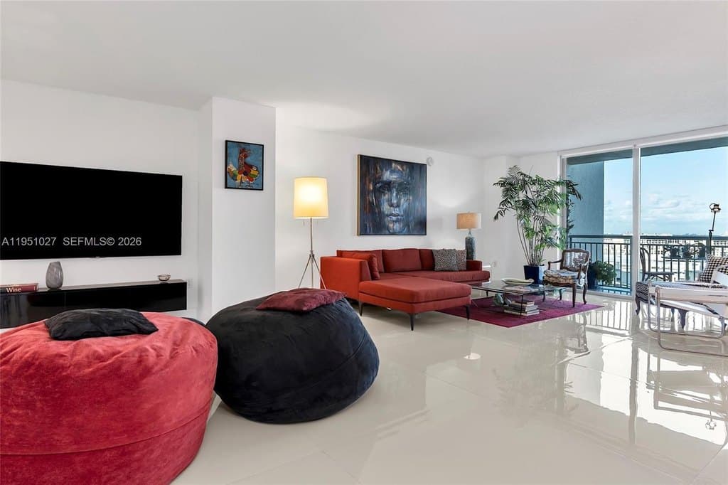 9055 SW 73rd Ct Apt 1205