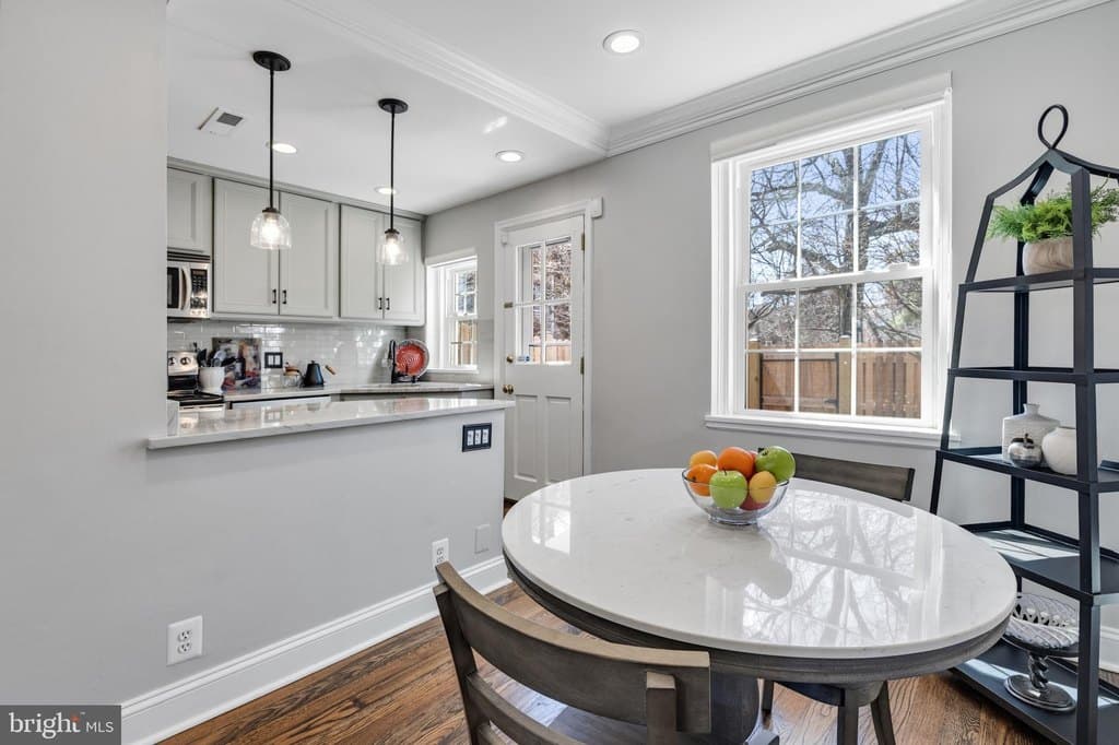 2906 S Buchanan St, Arlington