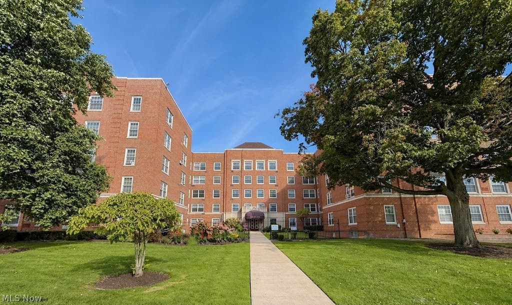 19101 Van Aken Blvd Apt 219, Shaker Heights