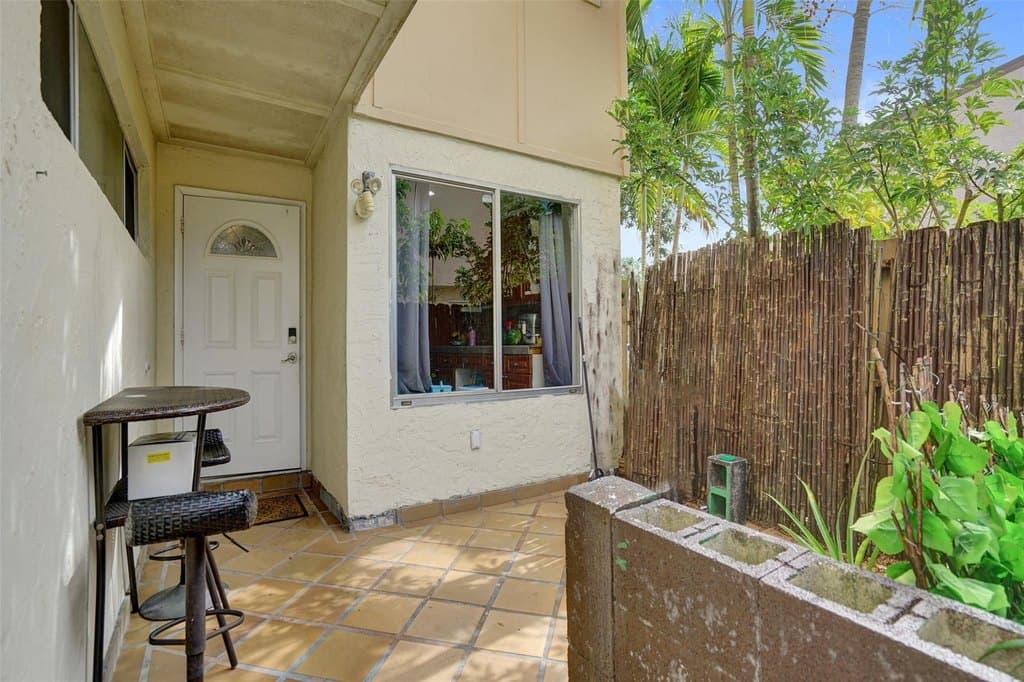 8226 NW 8th Pl Unit 6, Fort Lauderdale