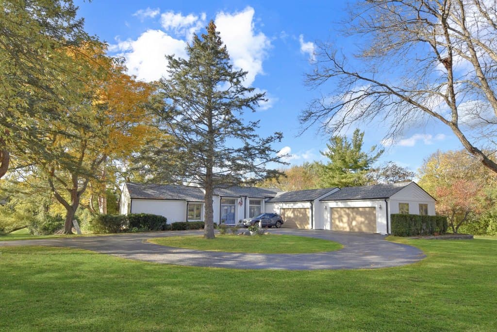 23400 W Cattail Ln, Barrington