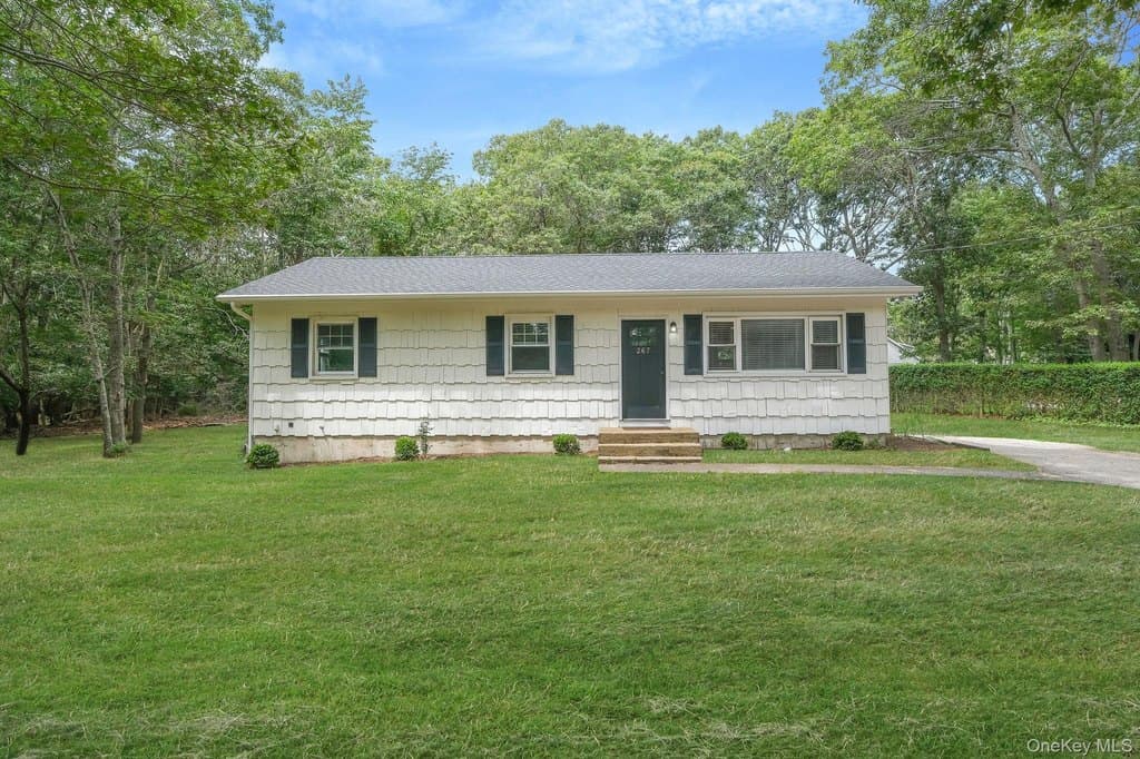 267 Accabonac Rd, East Hampton