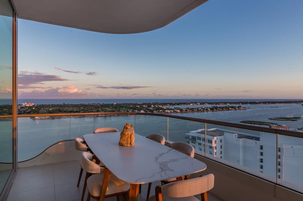 200 Arkona Ct Apt 2101, West Palm Beach