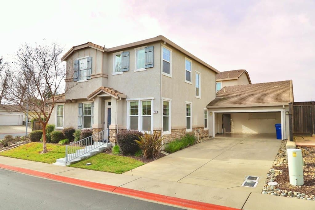 701 Ferrier Way, Folsom