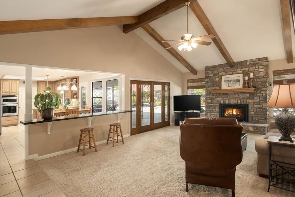 1572 E Decatur Ave, Fresno