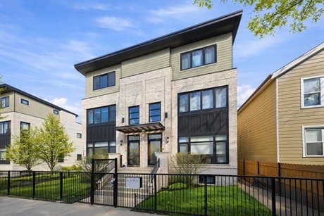 2245 N Rockwell St Unit 2