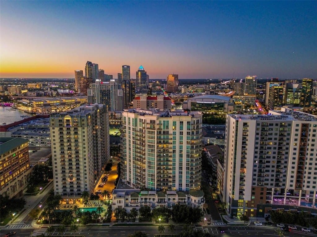 450 Knights Run Ave Unit 2004, Tampa