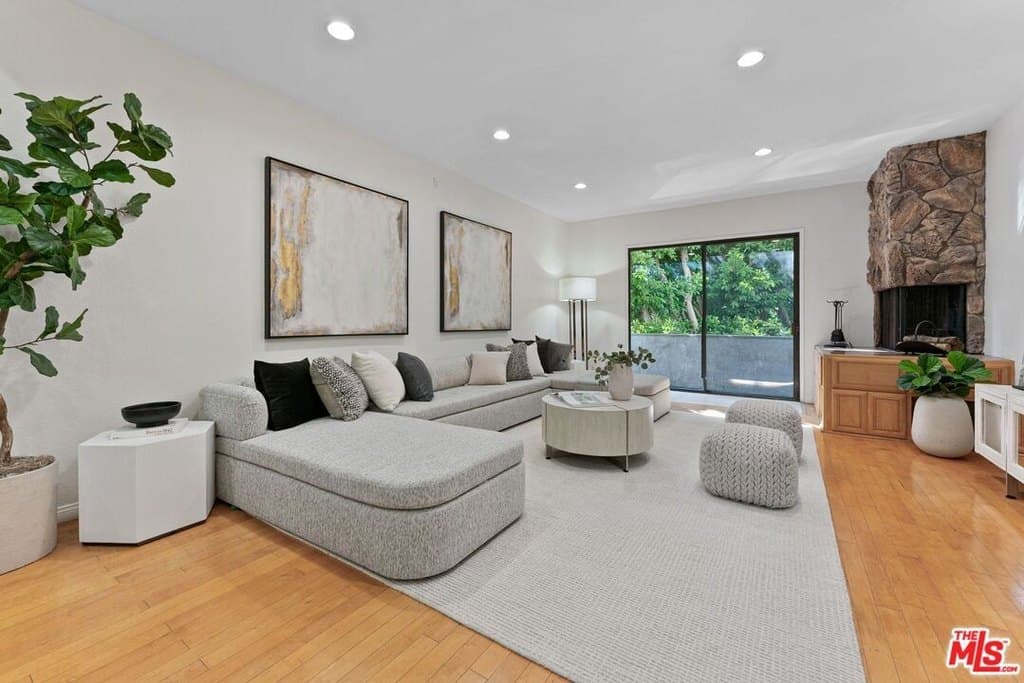 1271 Stoner Ave Apt 103