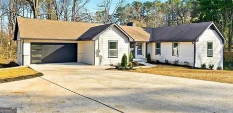 1715 Crestline Dr NE