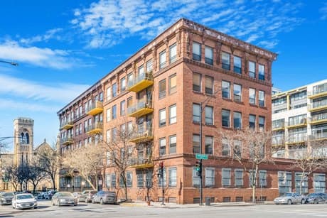 120 E Cullerton St Apt 105