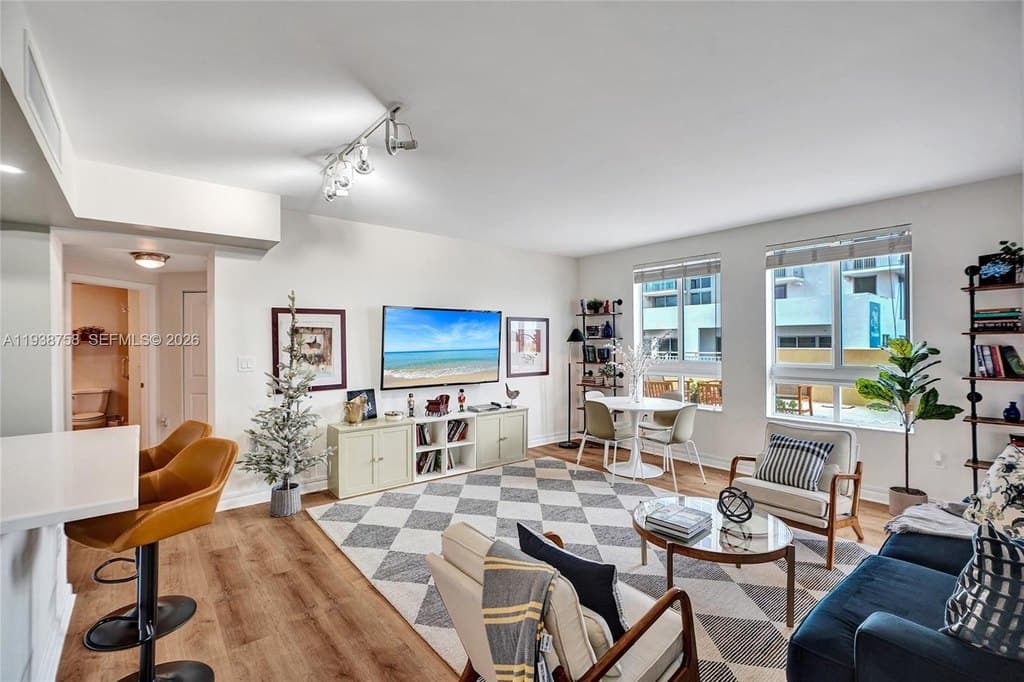 7350 SW 89th St Unit 911S