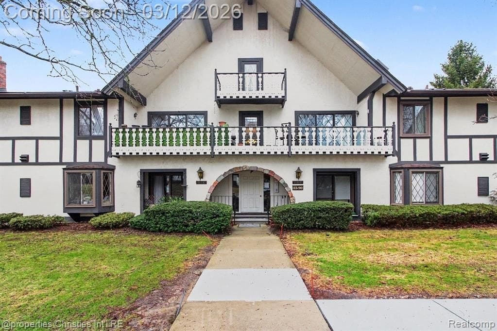 42160 Woodward Ave Unit 86, Bloomfield Hills
