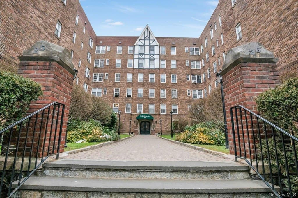 25 Parkview Ave Apt 1H, Bronxville