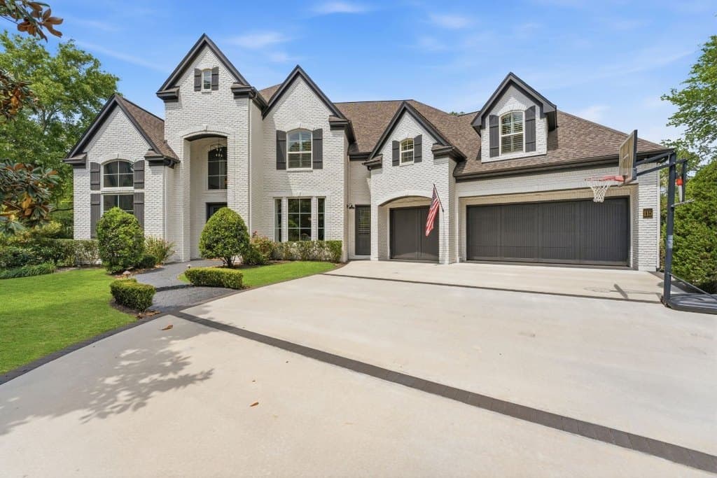 115 W Ambassador Bnd, The Woodlands