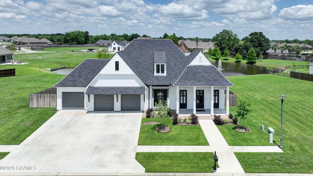 302 Greyford Dr, Lafayette