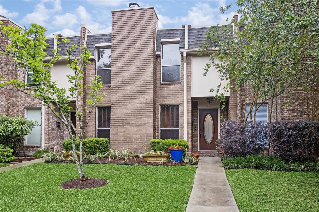 6316 Meredith Dr, Bellaire