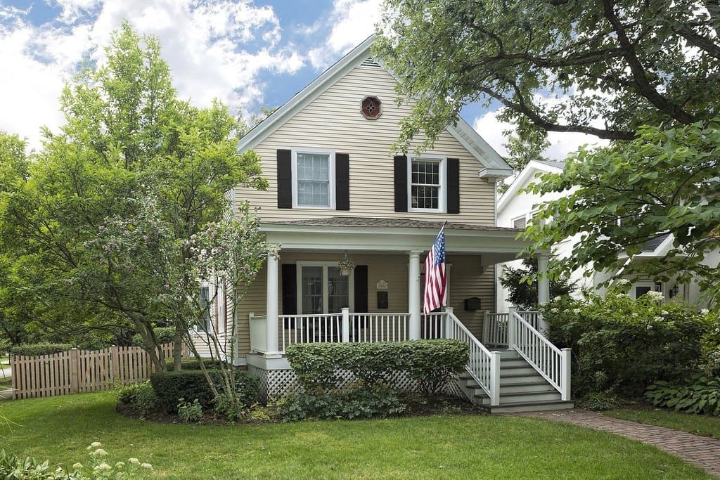 1004 Elm St, Winnetka