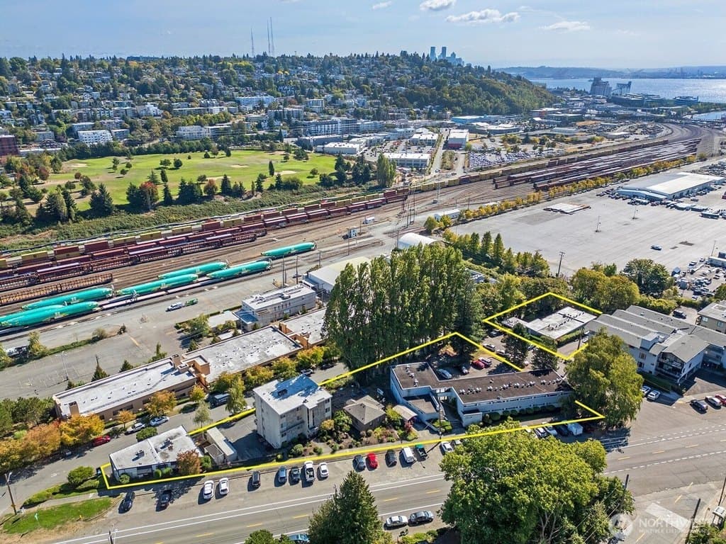 2600 2634 Thorndyke Ave W