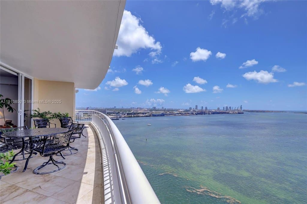 808 E Brickell Key Dr Unit 2104