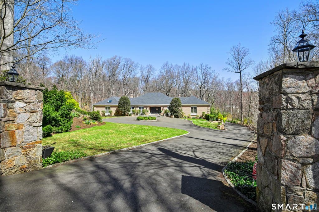 159 Long Close Rd, Stamford