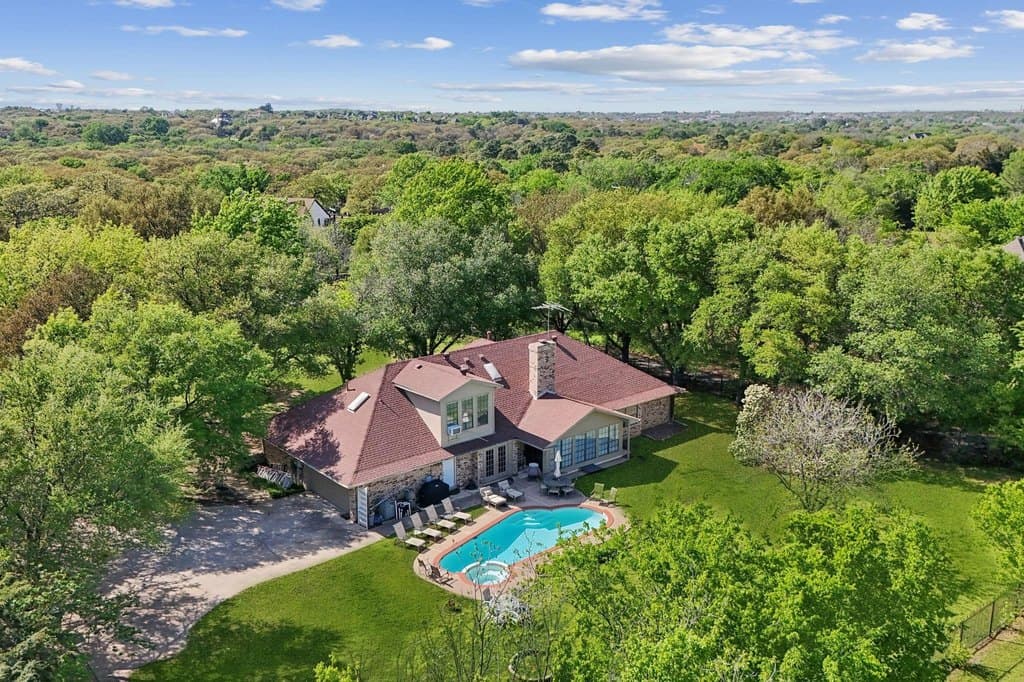 1425 N Peytonville Ave, Southlake