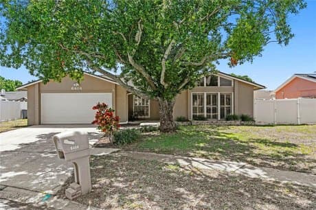 6404 Heather Moor Ct