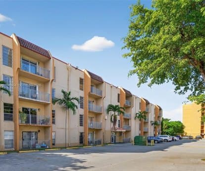 4841 NW 7th St Unit 203-4