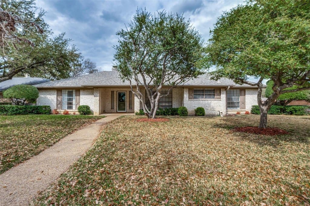 2801 W Aspen Ct, Plano